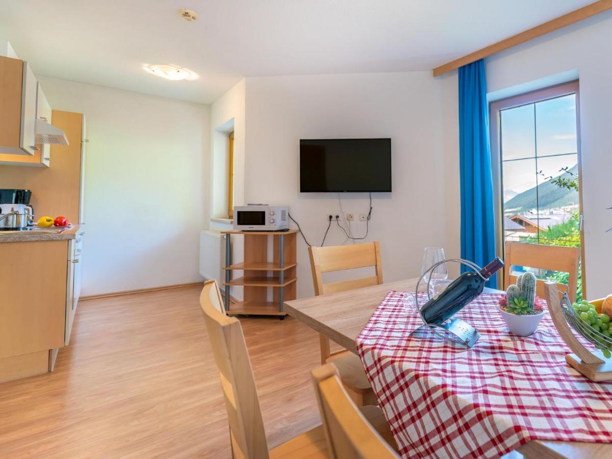Apartment In Stubai Valley With Ski Room Neustift im Stubaital Exterior foto